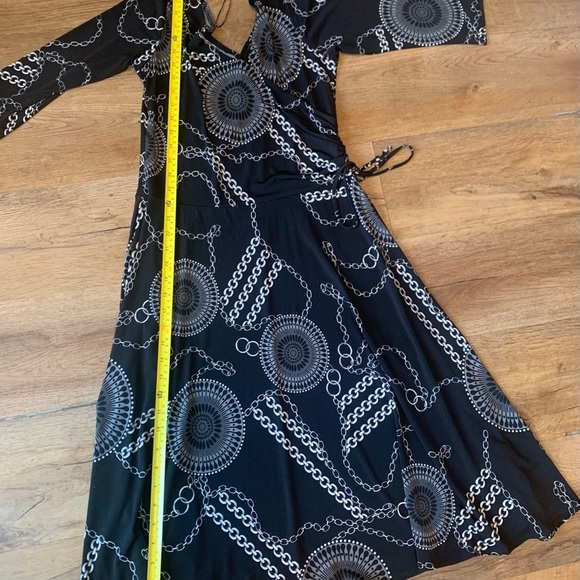 Mesmerize Elegant Black and White Patterned Dress - Picture 2 of 9